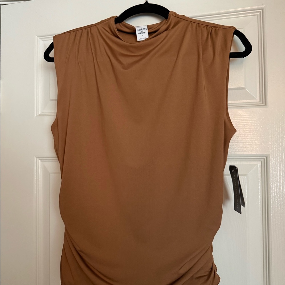 Melrose and Market Brown Ruched Sleeveless Blouse